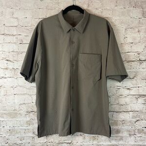 Lululemon Men's Airing Easy Short Sleeve Camp Button Down Shirt Green  L/XL